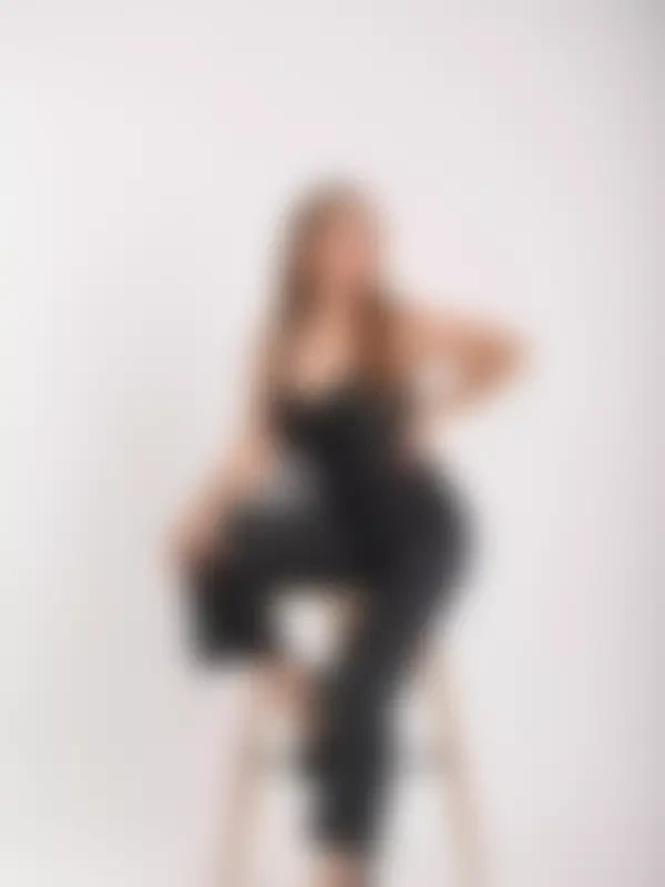 Elena, 20