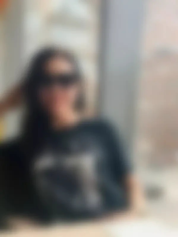 Anna, 43